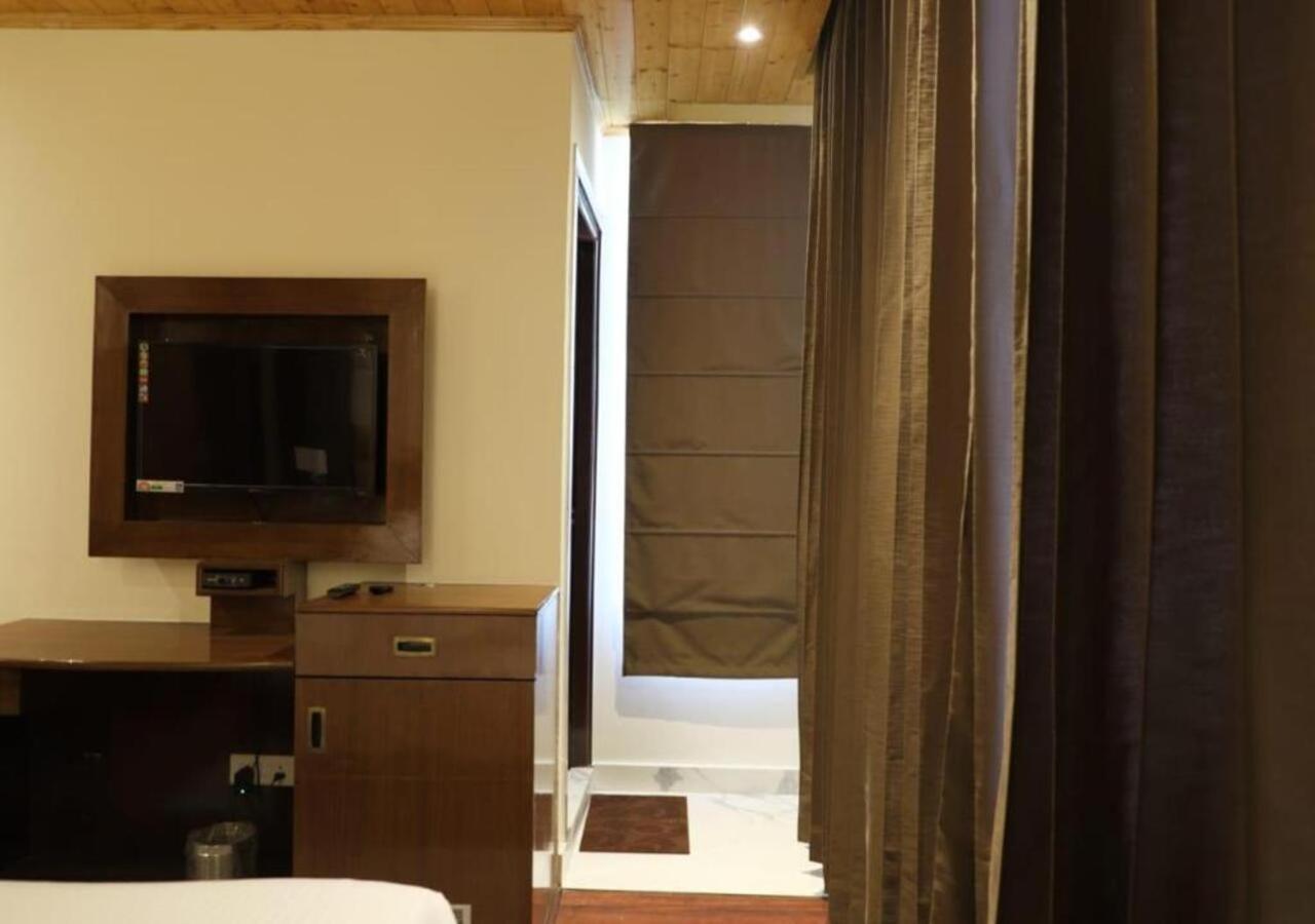 The Alpine Retreat Shimla Exterior photo
