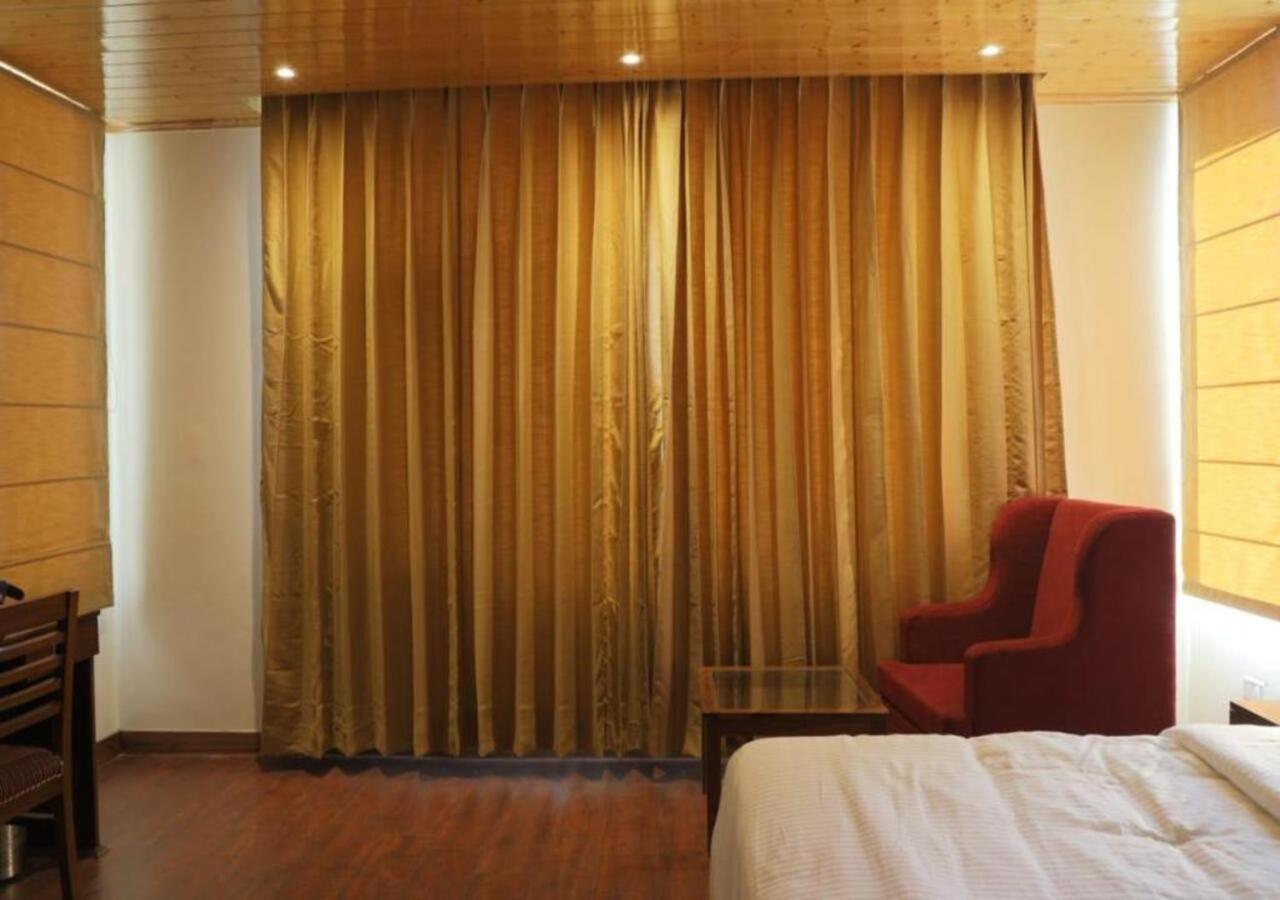 The Alpine Retreat Shimla Exterior photo